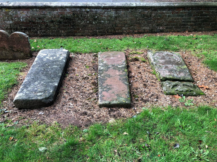 На самом видном месте: в провинциальной Англии нашли 8 могил тамплиеров