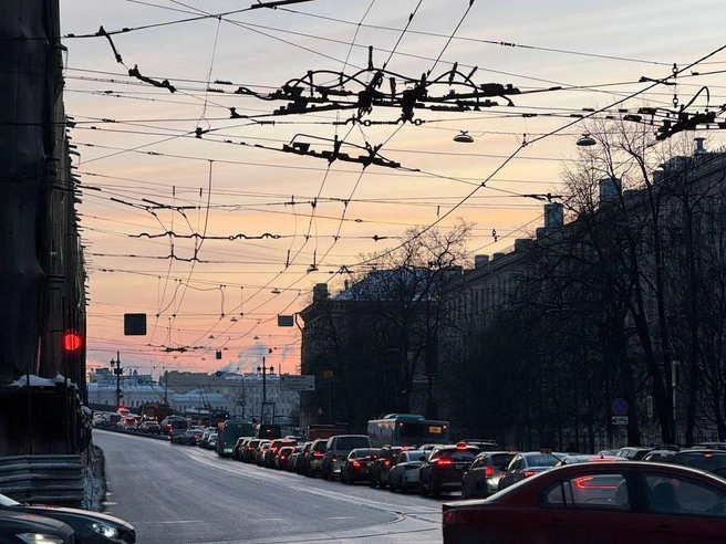 Король Малайзии в Петербурге: мосты перекрыты, центр в пробках | Источник: читатель «Фонтанки»