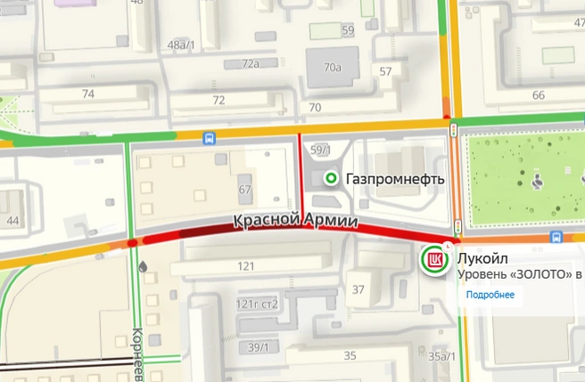 Затор на Красной Армии около 15:00. Участок то багровеет, то краснеет | Источник: 2gis.ru