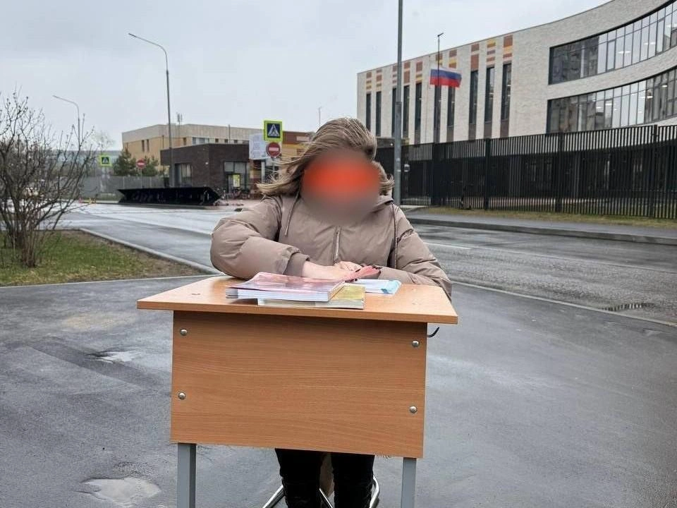 После отказа в зачислении в школу Алина вышла на акции протеста | Источник: предоставлено героем публикации