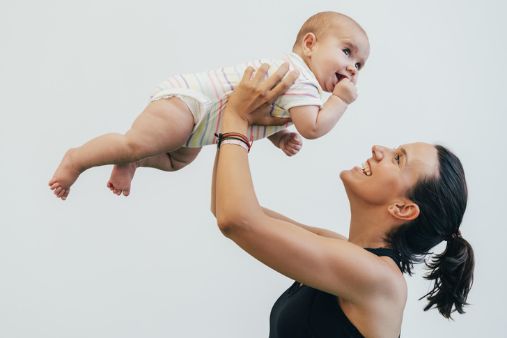 «Договорилась с будущим ребенком о дате родов»: 10 невероятных историй мам