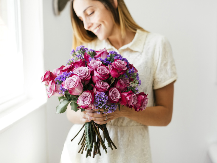 какие цветы дарить женщине