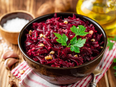 Салат из свеклы и соленых огурцов: простой и быстрый рецепт для любого случая