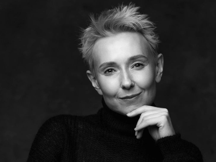 Ольга Примаченко — психолог, журналист, писательница, автор книги, в том числе «К себе нежно» и «С тобой я дома»