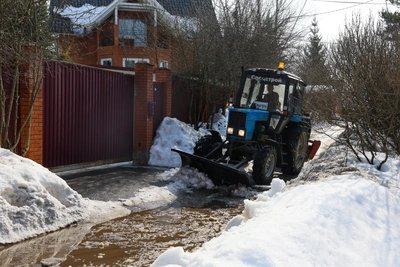 В Тайге жители возмущены бездействием властей при уборке снега