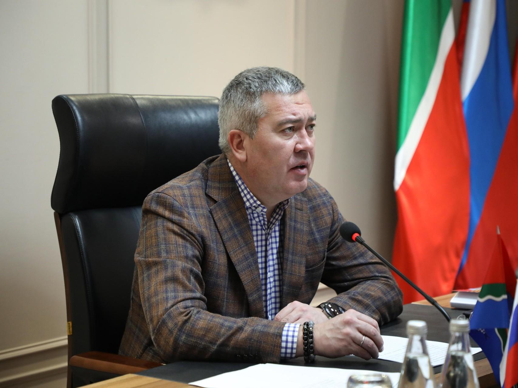 Супруга зарабатывала больше. На заседании по иску против мэра Бугульмы озвучили его доходы за 11 лет и недвижимость