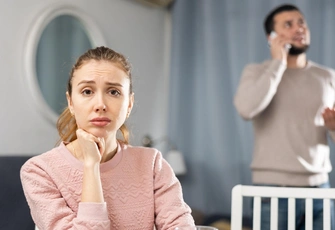 «Муж общается с коллегой. Замужней. И уверяет, что мне все кажется»