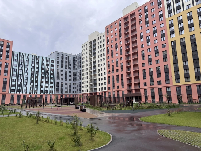 Теперь жителям не обязательно спускаться к подъезду, чтобы встретить курьера или пропустить гостя | Источник: «Ростелеком»