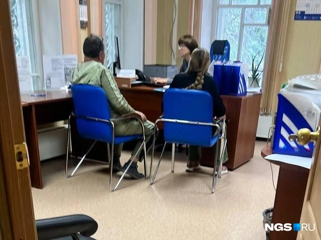 Нет большого количества посетителей в Центре занятости на улице Сибревкома | Источник: Настасья Медведева / NGS.RU