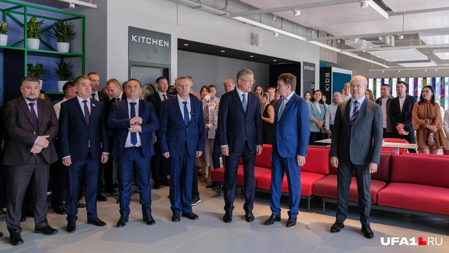 Словно все правительство республики приехало | Источник: Булат Салихов / UFA1.RU