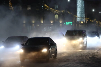 Novosibirsk Residents Survive Abnormal Frosts: Video Highlights
