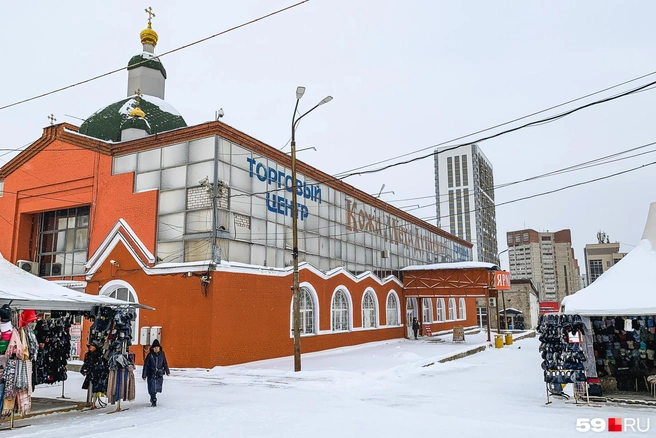 Церковь занимает часть павильона | Источник: Тимофей Калмаков / 59.RU