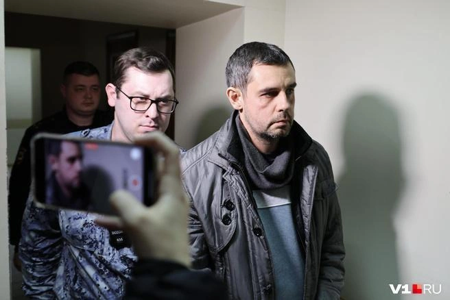 Суд отказался снимать арест с имущества журналиста | Источник: Алексей Волхонский / V1.RU