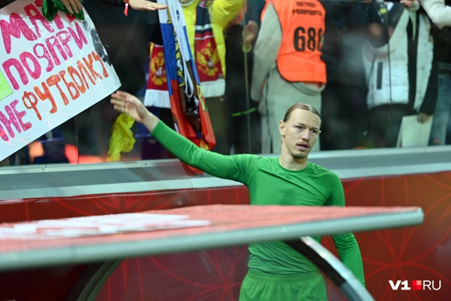 А вот подарил ли — неизвестно… | Источник: Владислав Головня / V1.RU