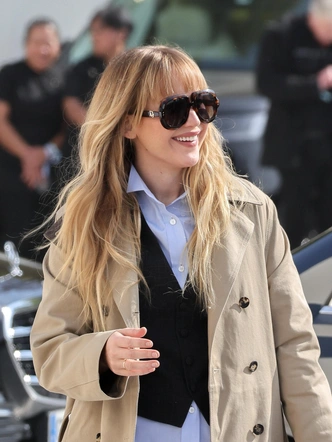 Минимализм, в который влюблены все: как Дженнифер Лоуренс стала новой королевой стритстайла Минимализм, в который влюблены все: как Дженнифер Лоуренс стала новой королевой стритстайла