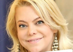 Яна Поплавская подверглась травле из-за слов в адрес Армена Джигарханяна