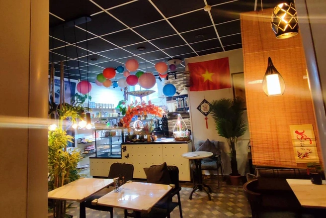 В интерьере много интересных деталей | Источник: ТАК coffee VIET NAM