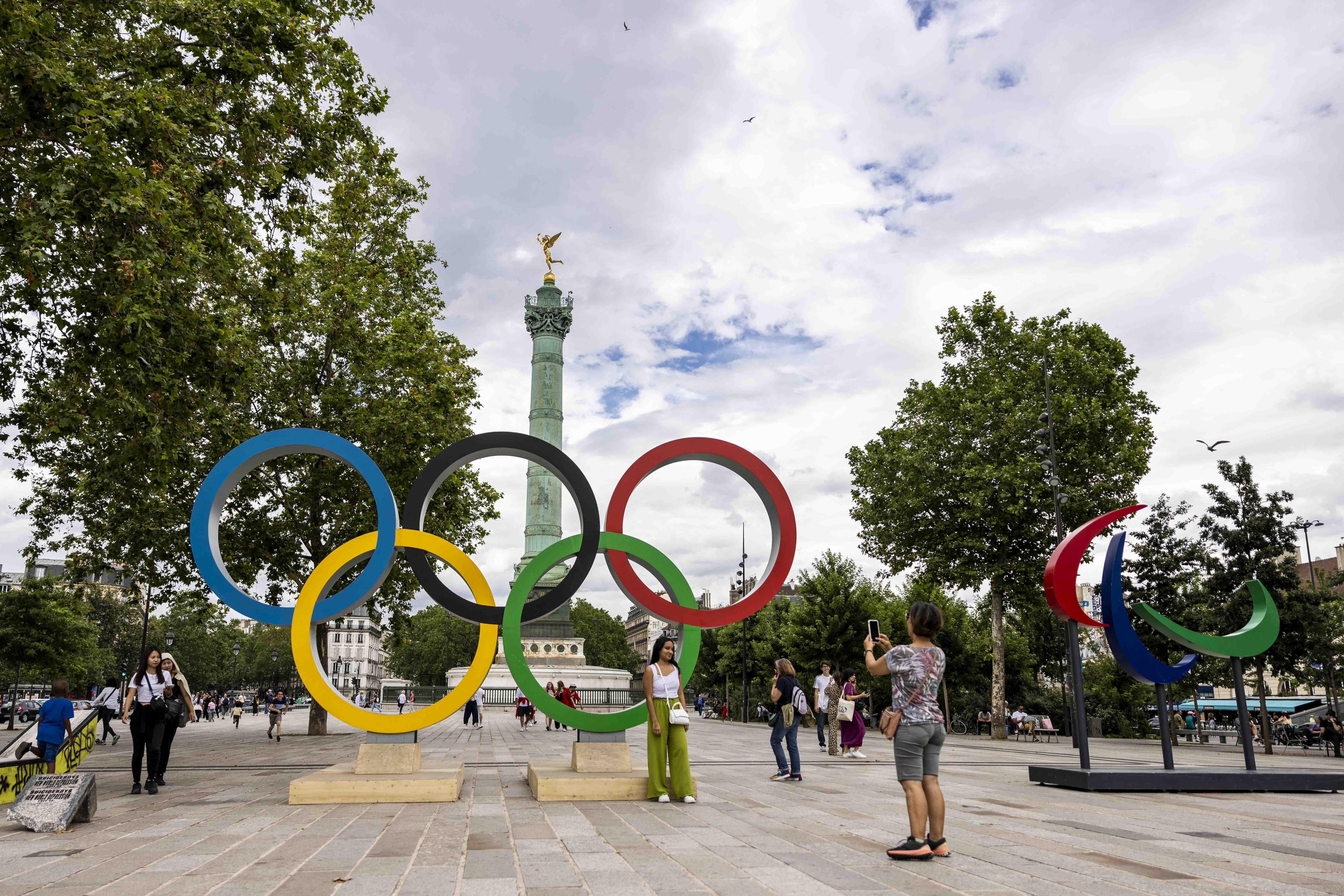 Как выглядит Париж за два дня до Олимпиады: на улицах танцуют канкан и с тоской вспоминают ковид