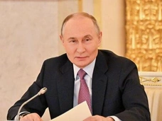 Владимир Путин рассказал, как справляется с ролью дедушки: «Внуки спрашивают, когда у меня будет „окошечко“»