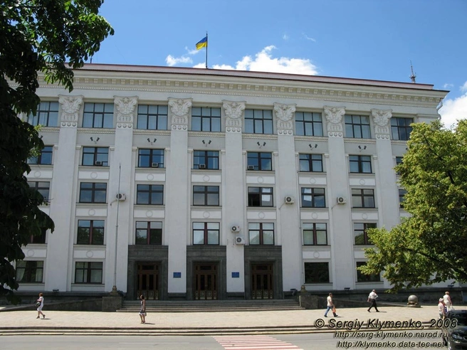 В Луганске митингующие заняли здание облсовета | ya62.ru