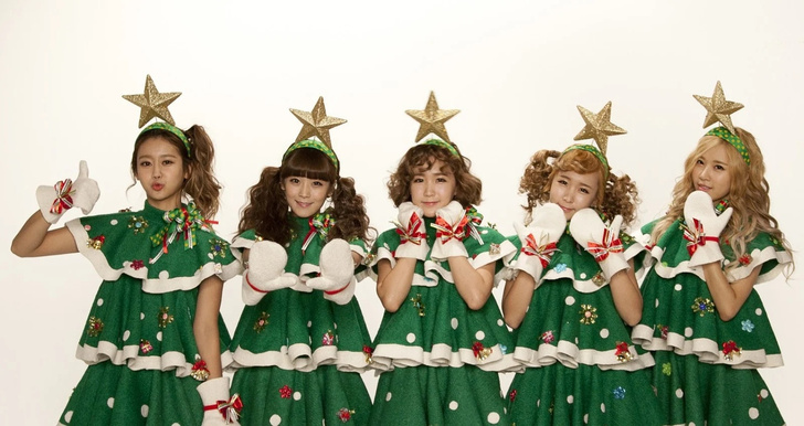 Фото №11 - Санта в шоке: Самые зажигательные рождественские наряды k-pop айдолов