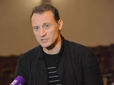 Шахназаров: «Белый повел себя как девочка. Ему пишут: „Записались добровольцем в армию?“, а он сразу бан»