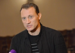 Шахназаров: «Белый повел себя как девочка. Ему пишут: „Записались добровольцем в армию?“, а он сразу бан»