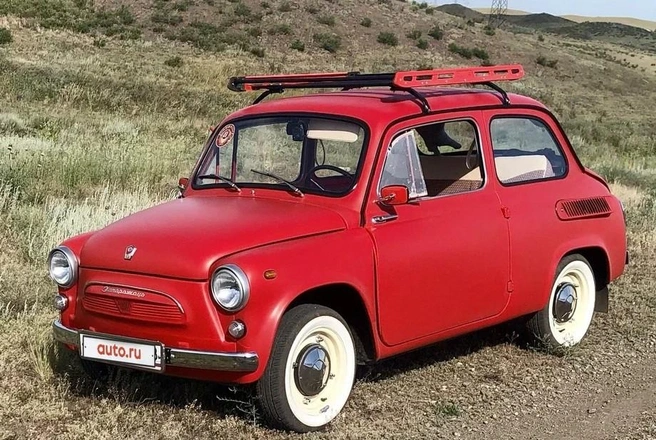 Поздний ЗАЗ-965, выпущенный в 1968 году, продается за ₽1,35&nbsp;млн. Интересно, будет ли когда-нибудь «Гранта» смотреться столь же аутентично? | Источник: Сайт автообъявлений Auto.ru