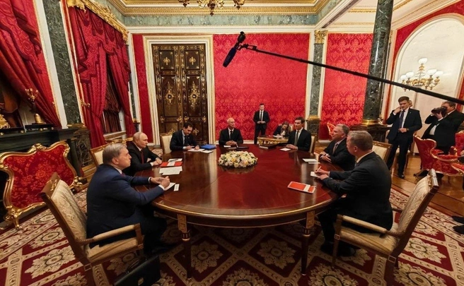 Переговоры проходили на протяжении нескольких часов | Источник: Kremlin.ru