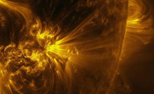 «Больше загадок, чем ответов». Сильная вспышка произошла на Солнце — вероятно, «заговорила» крупнейшая группа пятен | Источник: Лаборатория солнечной астрономии (XRAS) / «Телеграм»