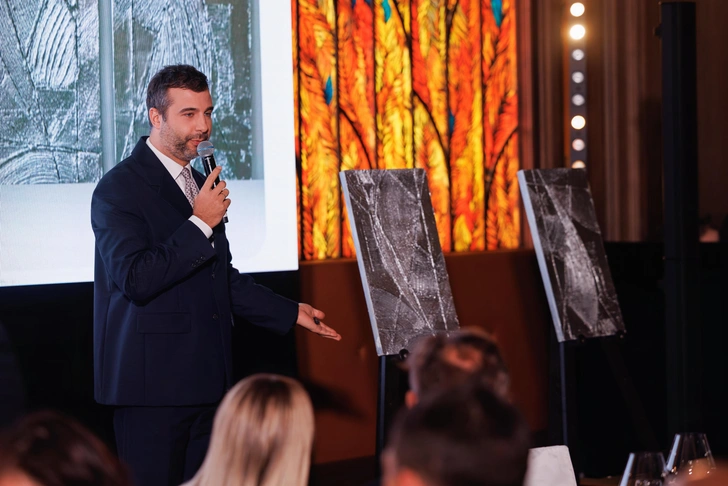 Иван Ургант провел аукцион Центра лечебной педагогики в баре «Шаляпин» | Источник: Фото: Евгения Жуланова