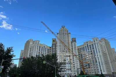 Монтаж 30-метрового шпиля на крыше ЖК «Федерация»