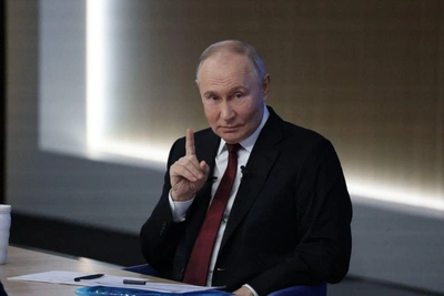 Putin reveals topic of talks with US envoy on frozen assets