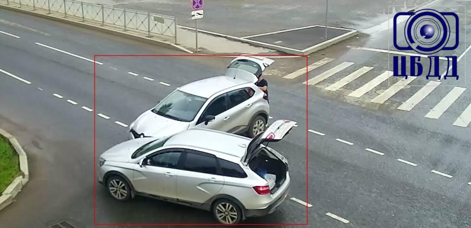 Улица Соликамская встала в пятикилометровую пробку из-за ДТП