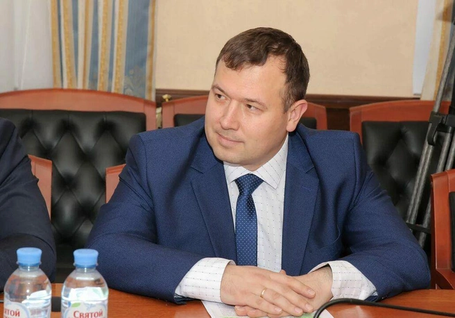 Свою версию директор «Урайнефтегаза» озвучил на встрече с депутатом Госдумы | Источник: администрация Белоярского района