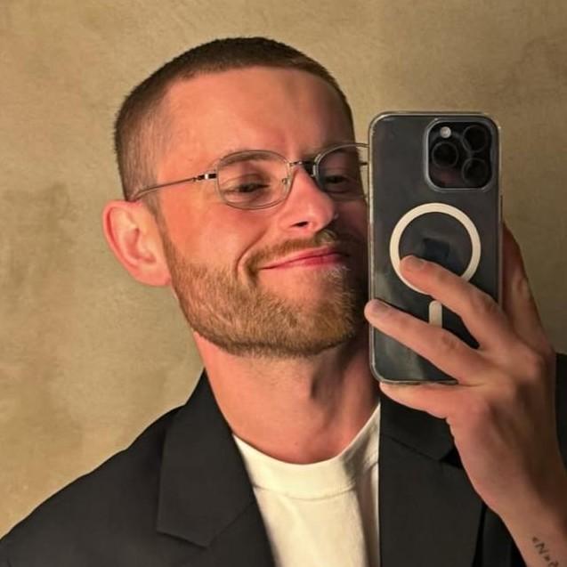 Боролся с пневмонией и депрессией: в московской больнице скончался 30-летний учитель математики и блогер Кирилл Кириченко