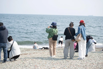 Собака-рыболов удивила туристов у Токаревского маяка