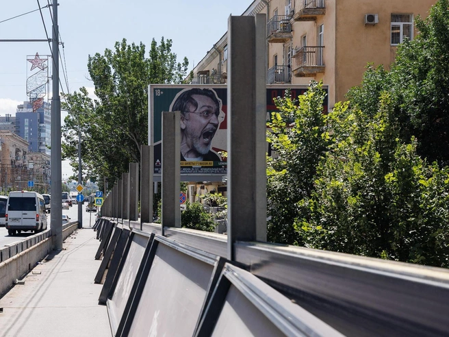Большинство волгоградцев так реагируют на благоустройство Привокзальной площади | Источник: Алексей Волхонский / V1.RU