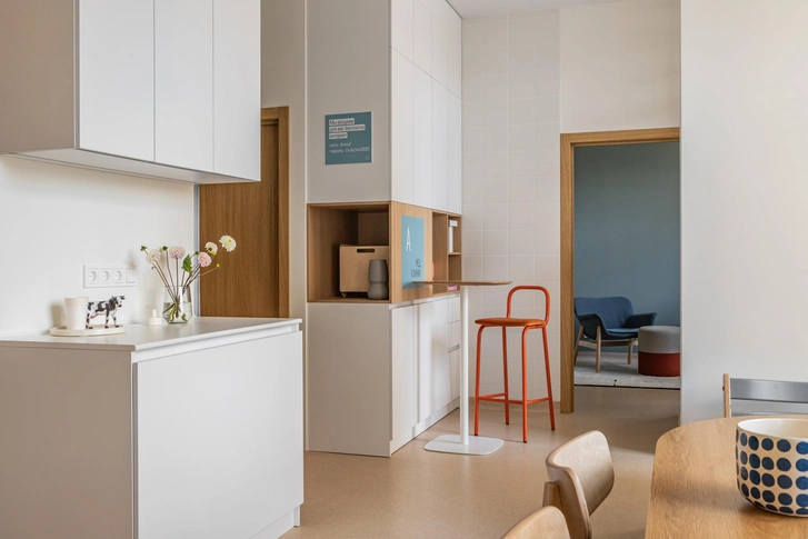 Барный стул, Alot Moscow. | Источник: Женя Муравьева. Стиль: Катя Шаповалова