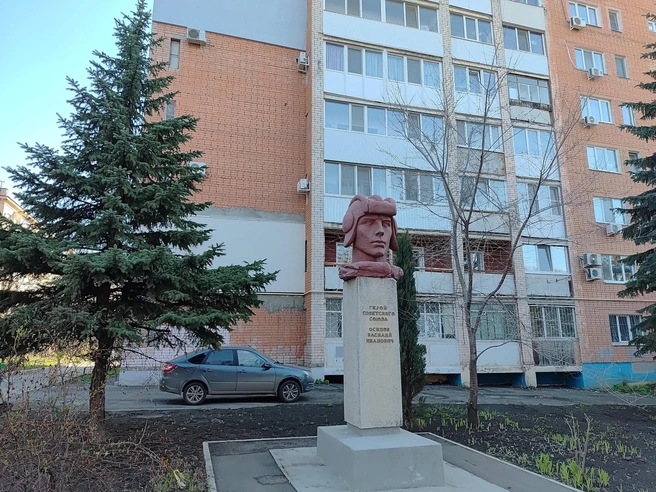 Как и в любом микрорайоне, воспитанном в Советском союзе, СХИ живет контрастами между ужасной разрухой и уютом жизни вдали от центра | Источник: Сергей Гендин / 164.RU