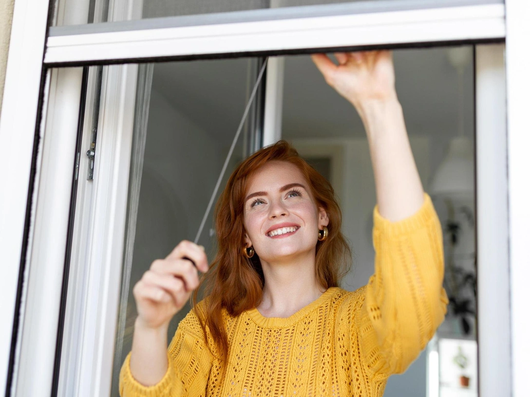 Что делать, если из пластиковых окон дует: 7 действенных способов избавиться от сквозняков | marieclaire.ru