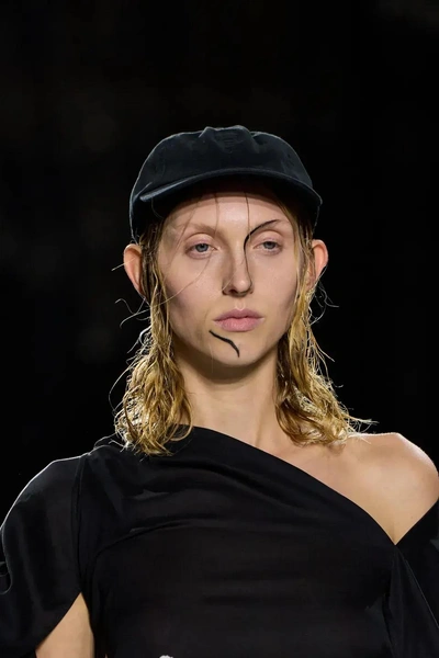 Источник: Yohji Yamamoto