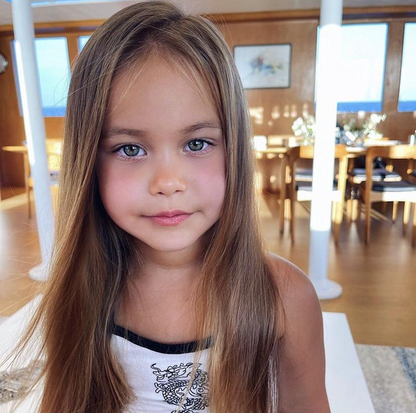 «Она начала синеть, у нее остановилось дыхание»: Оксана Самойлова пережила стресс из-за дочери