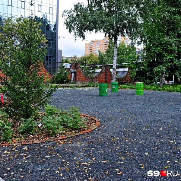 Можно посидеть с кофе в спокойствии прямо в центре города | Источник: Ирина Тропина / 59.RU