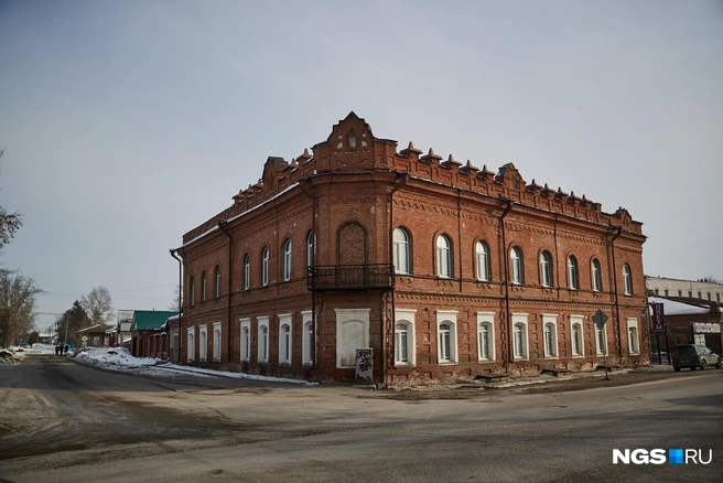 Дом купца Н. И. Досманова является памятником и принадлежит семье куйбышевских предпринимателей Морозовых | Источник: Александр Ощепков / NGS.RU