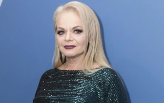 Что случилось с квартирой Ларисы Долиной: все о скандале вокруг певицы