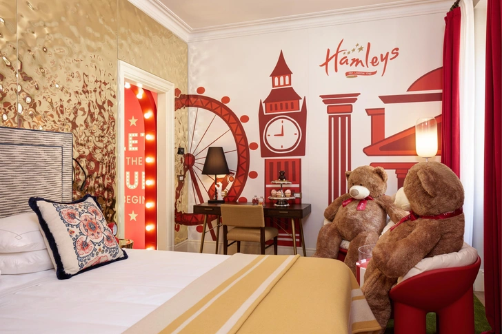 В отеле Hotel de Russie в Риме открылся фирменный люкс Hamleys | Источник: roccofortehotels.com