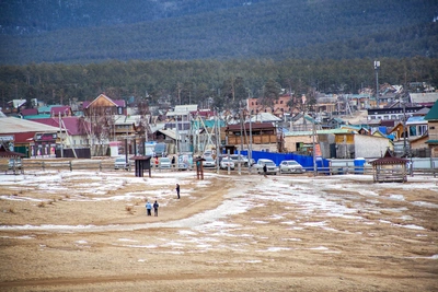 Крытую мусорную площадку установят в Хужире по решению суда