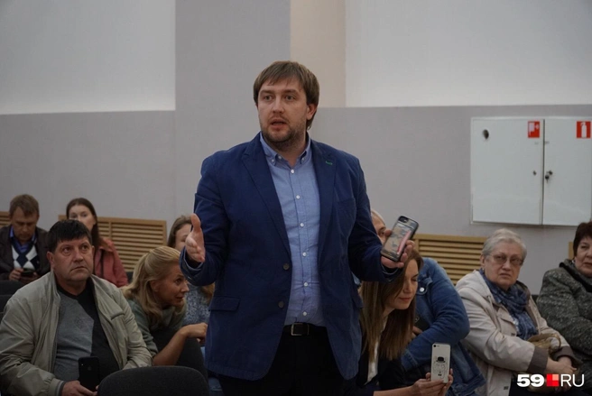 Владелец рынка Константин Лазуков в 2019 году высказывал свою точку зрения во время слушаний | Источник: Сергей Федосеев / 59.RU