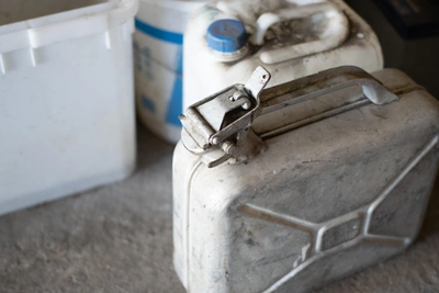 Красноярский край ограничит продажу бензина несовершеннолетним